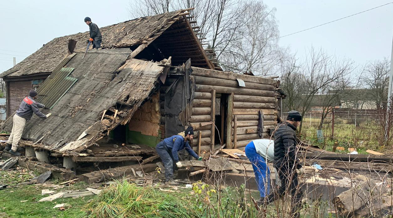 Снос и демонтаж старого дома и дачи в Малаховке с вывоз мусора и уборкой